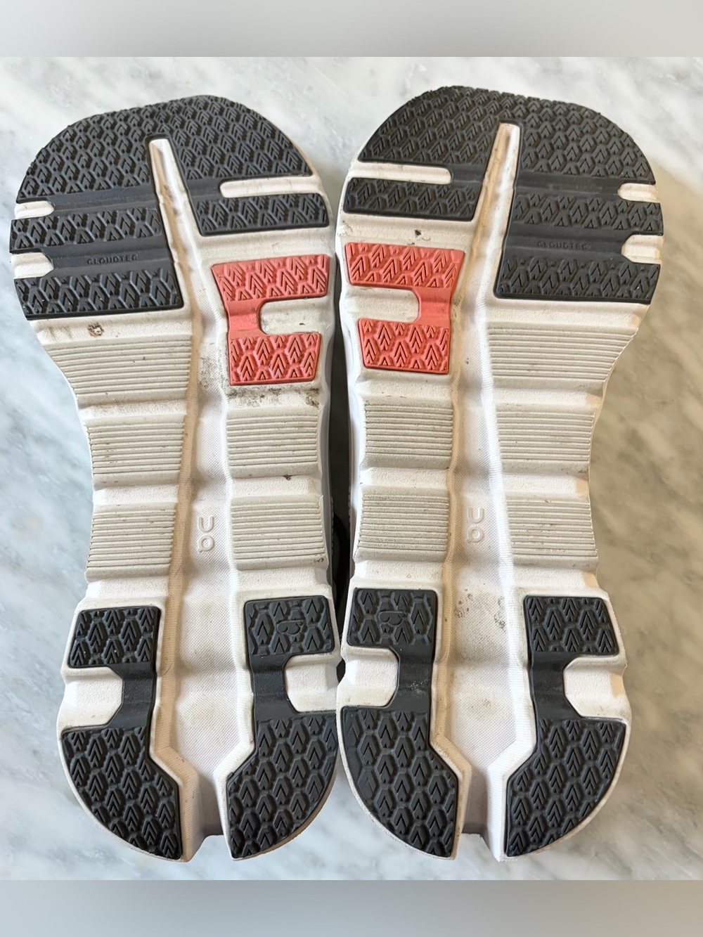 On Men’s Cloudrunner 2 running shoes 10.5 - Picture 6 of 9